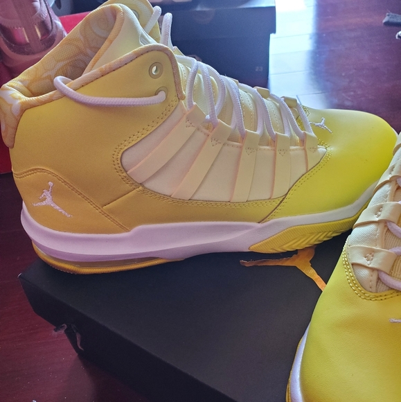 Yellow Nike - Picture 2 of 4